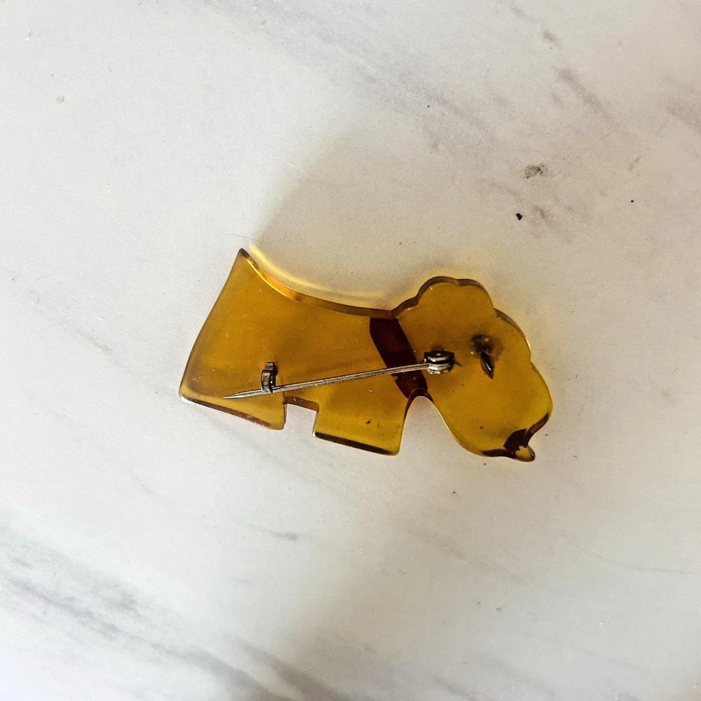 Vintage Butterscotch Bakelite Scotty Dog Brooch Pin Red Collar & Nose Art Deco - Picture 3 of 11